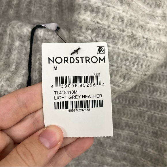 Leith Nordstrom NEW Womens Size Medium Gray Soft Turtleneck Sweater NWT - Picture 5 of 7